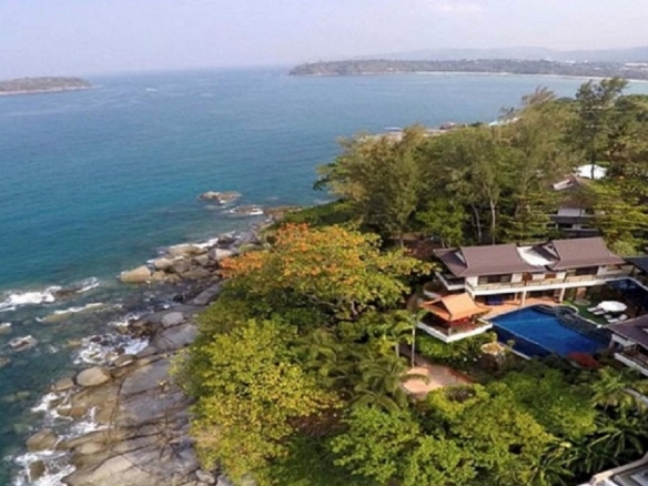 Luxury oceanfront villa with a Unique U-shaped -Kata Beach